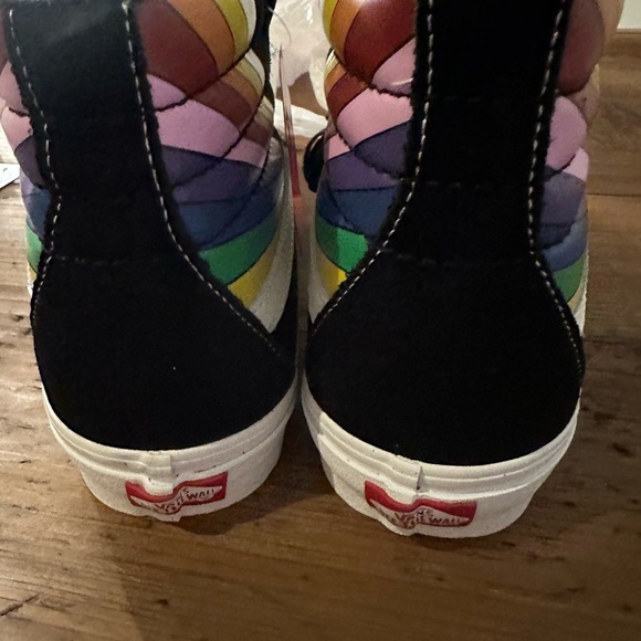 #48 ❤️ BNWT VANS DK8 Hi Rainbow black suede sneakers - Picture 9 of 11